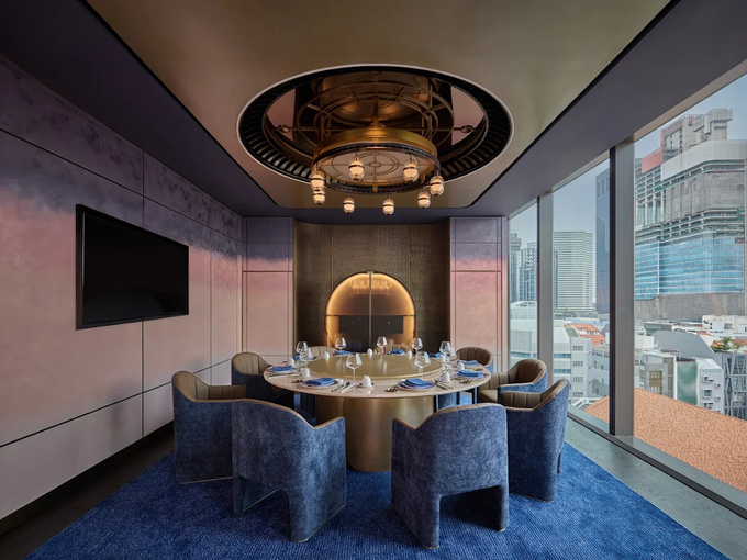 Chinese Fine Dining in SG : A refined destination where Chinese culinary heritage meets artistic design.